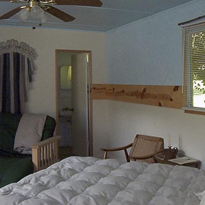Queen Bed in bedroom